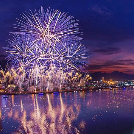 Ibiza Riverfront Da Nang Hotel Powered By Aston Екстериор снимка