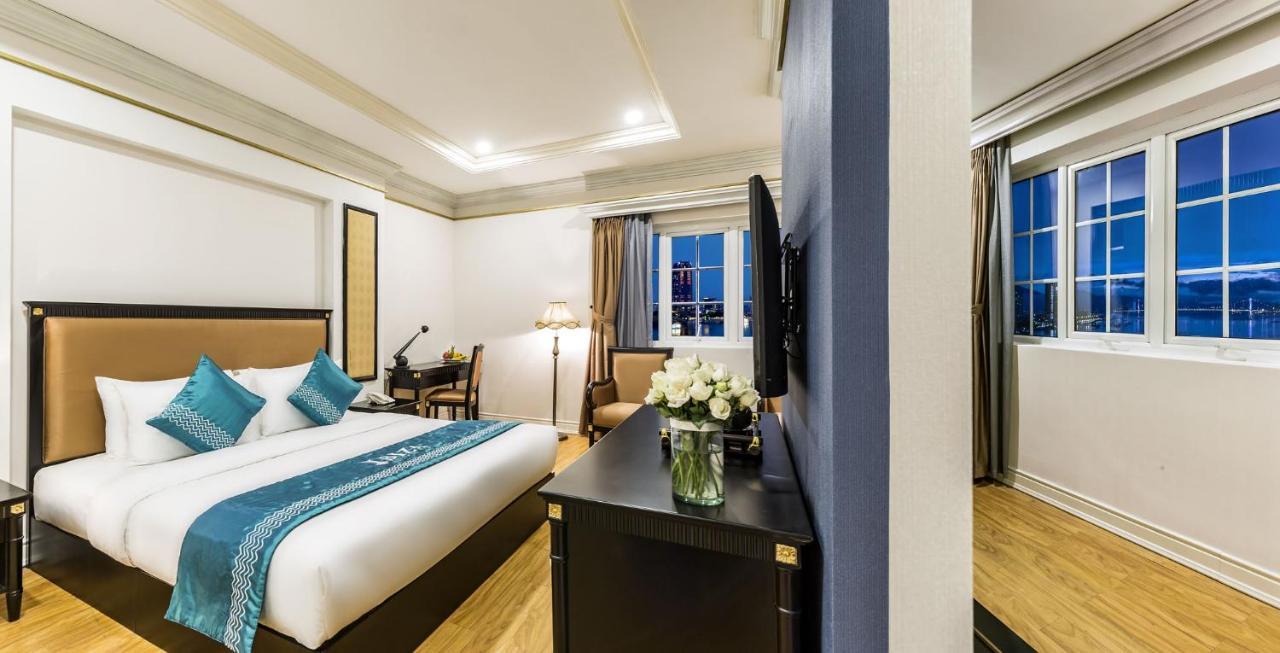 Ibiza Riverfront Da Nang Hotel Powered By Aston Екстериор снимка