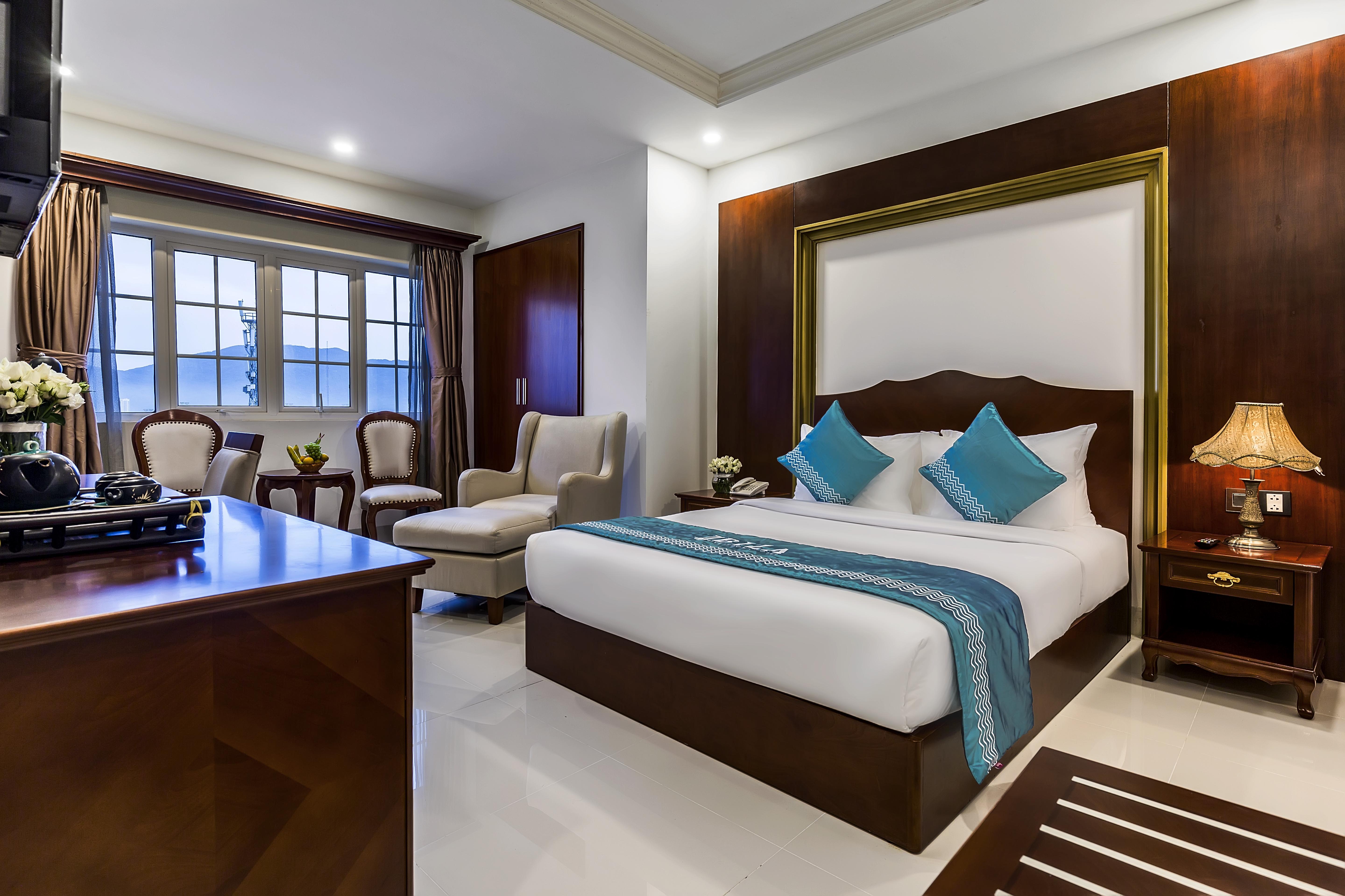 Ibiza Riverfront Da Nang Hotel Powered By Aston Екстериор снимка
