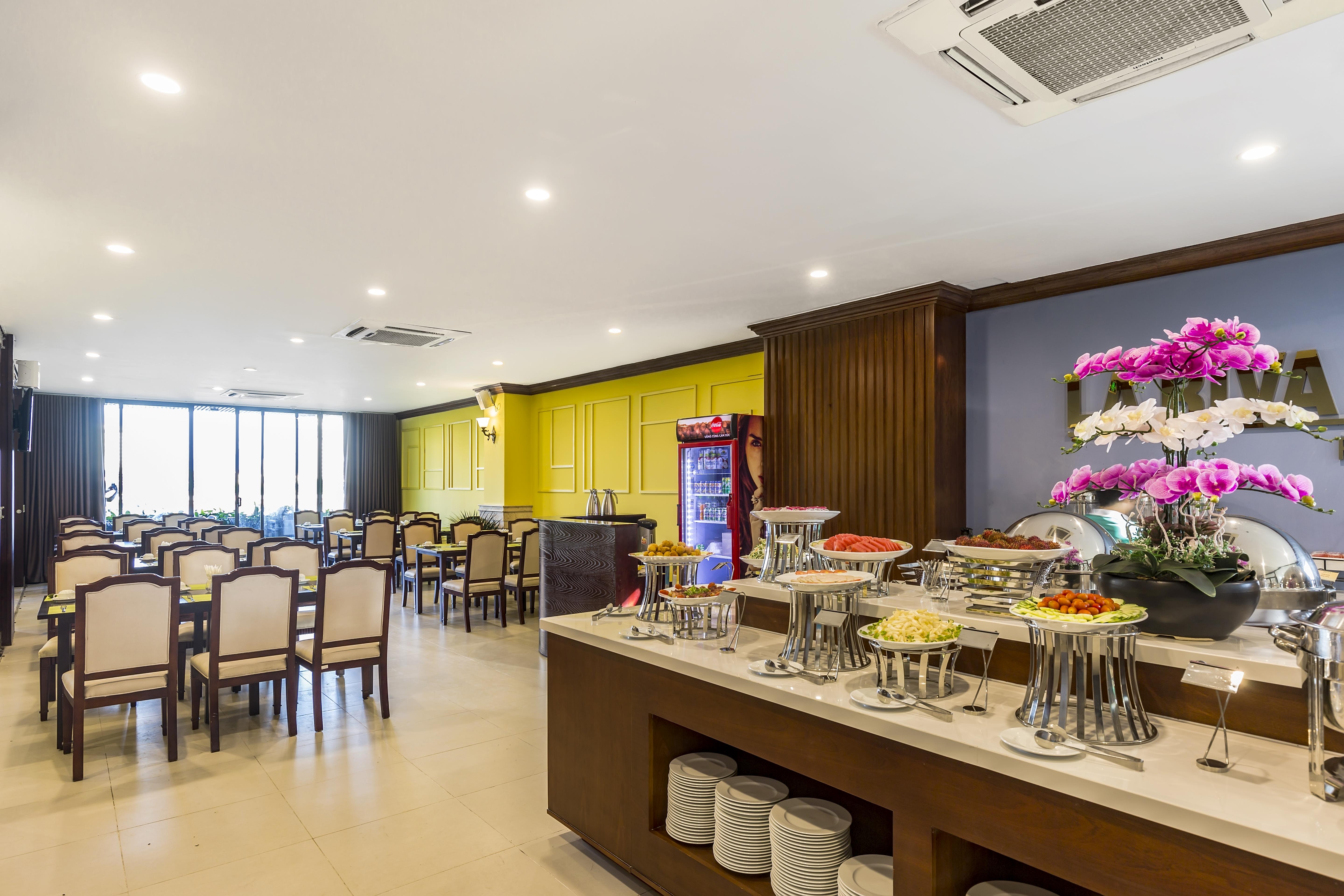 Ibiza Riverfront Da Nang Hotel Powered By Aston Екстериор снимка