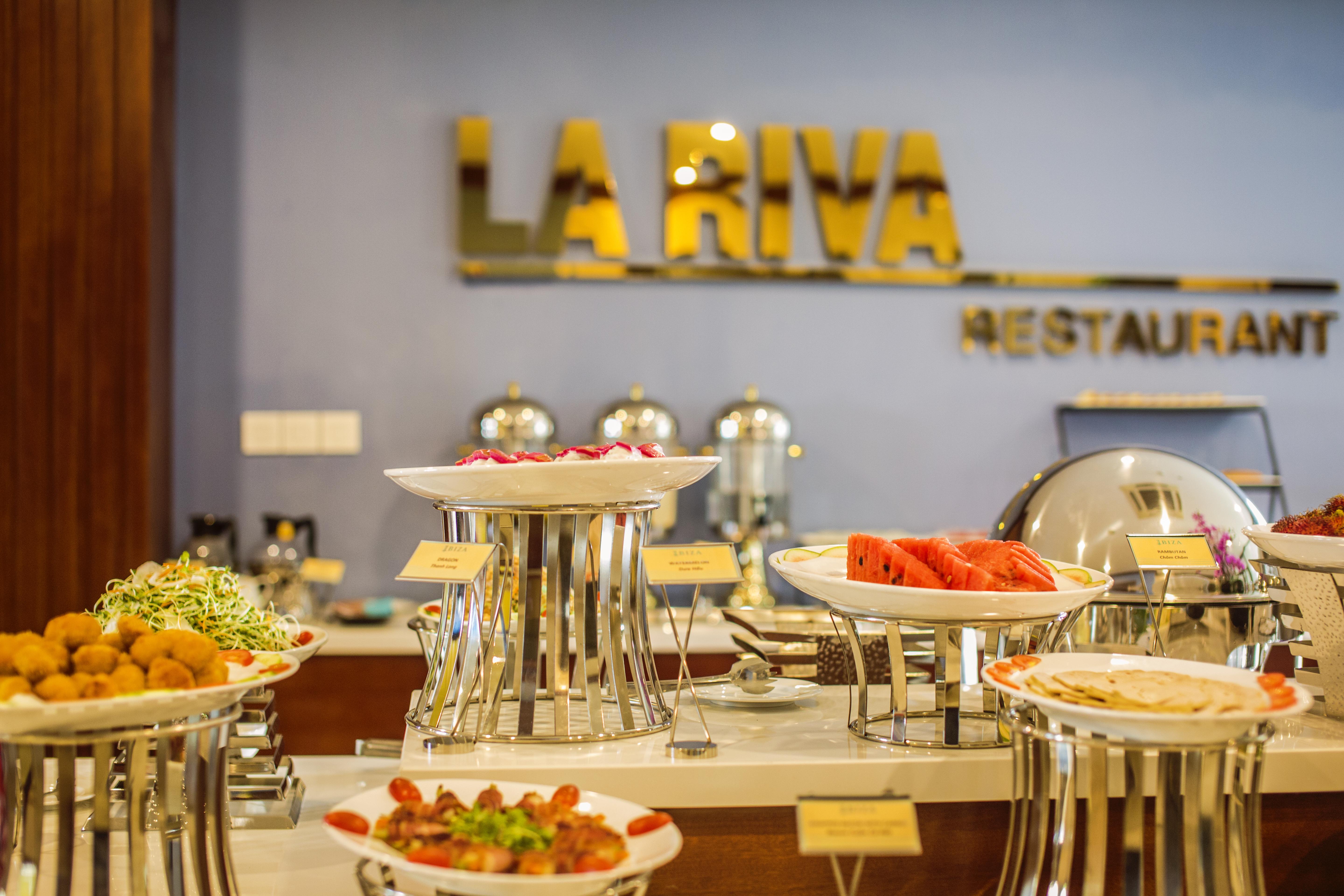 Ibiza Riverfront Da Nang Hotel Powered By Aston Екстериор снимка