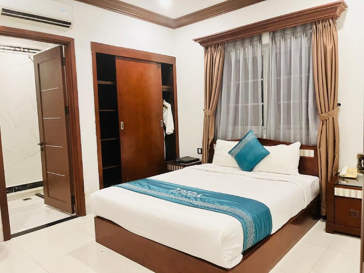Ibiza Riverfront Da Nang Hotel Powered By Aston Екстериор снимка