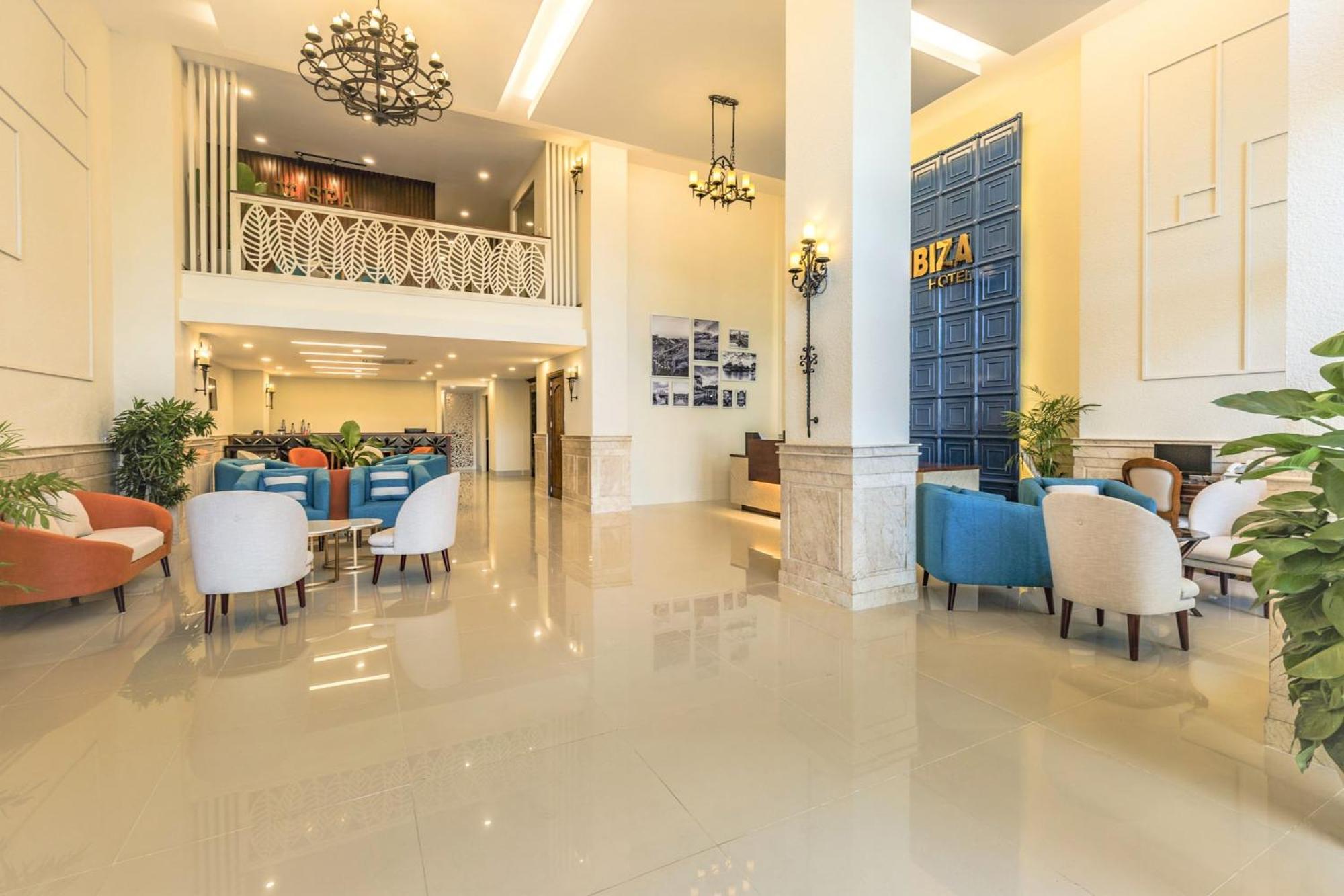 Ibiza Riverfront Da Nang Hotel Powered By Aston Екстериор снимка