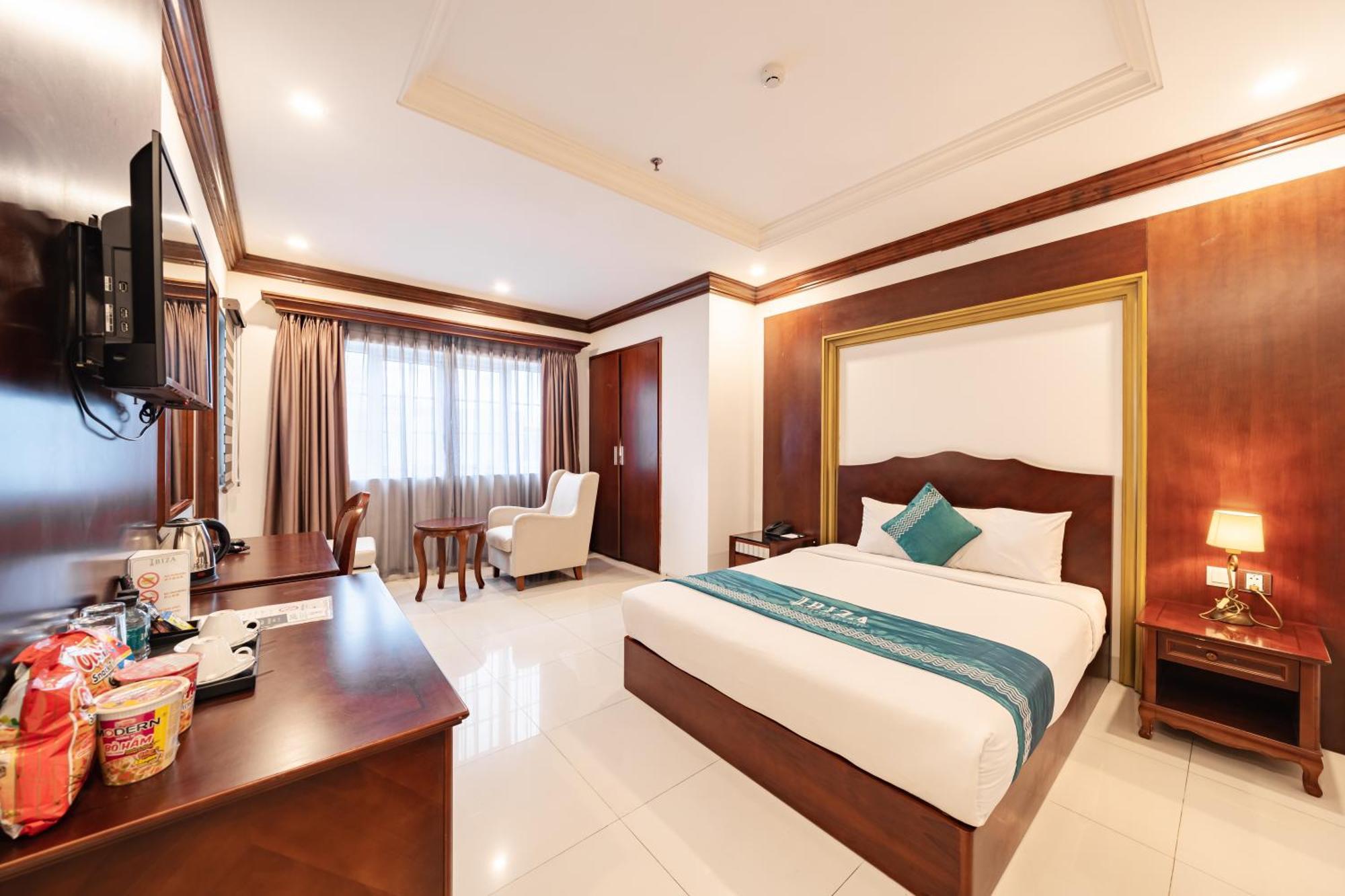Ibiza Riverfront Da Nang Hotel Powered By Aston Екстериор снимка