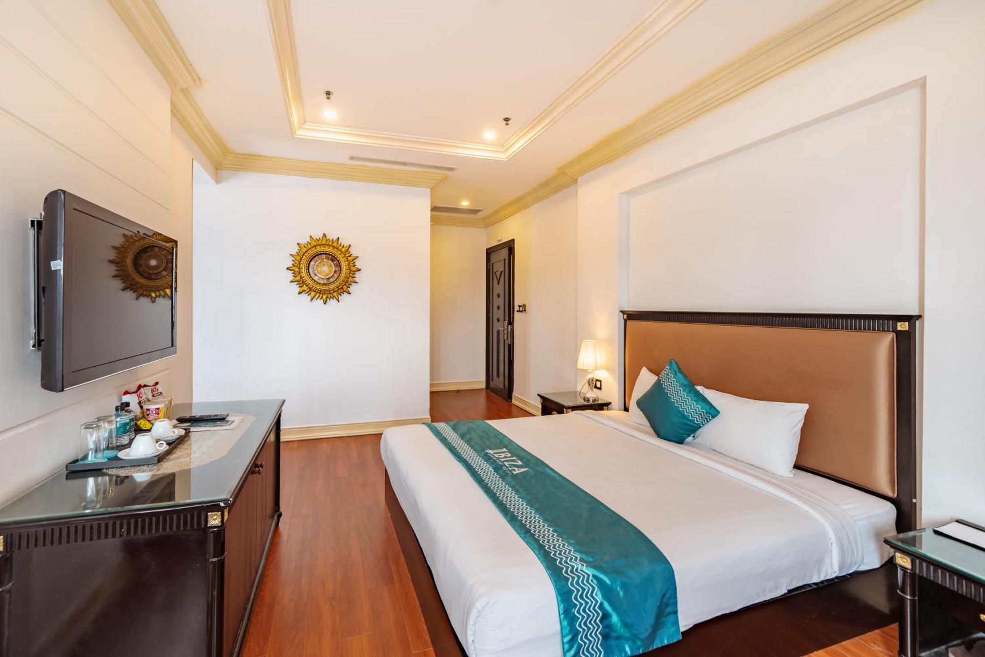Ibiza Riverfront Da Nang Hotel Powered By Aston Екстериор снимка